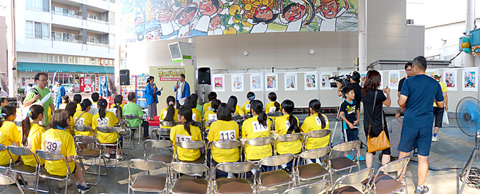 敗者復活戦審査会場(ひろめ市場)